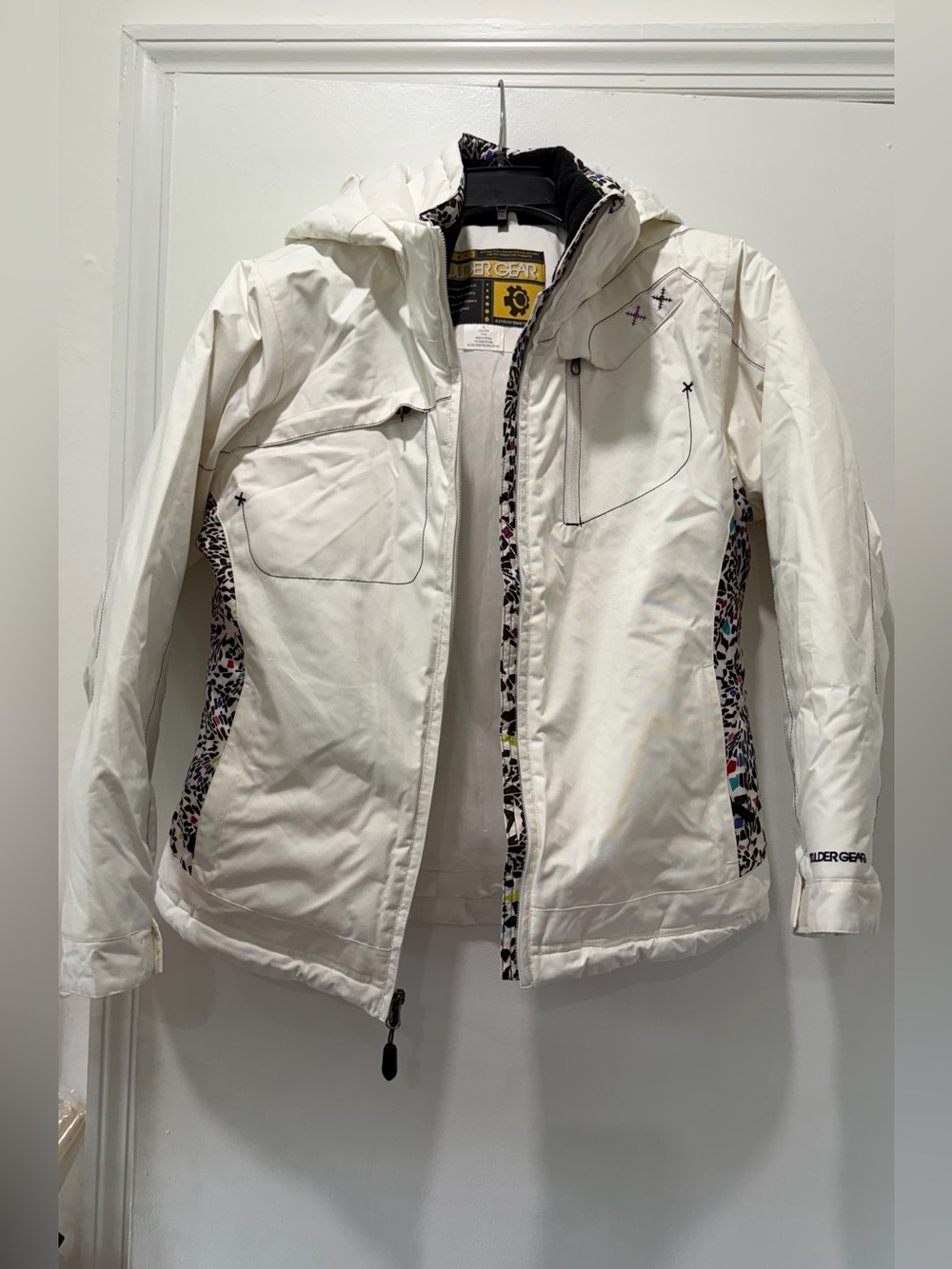 BOULDER GEAR. Women's White Hooded Ski Jacket